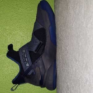 They dont fit me anymore and i want to sell them